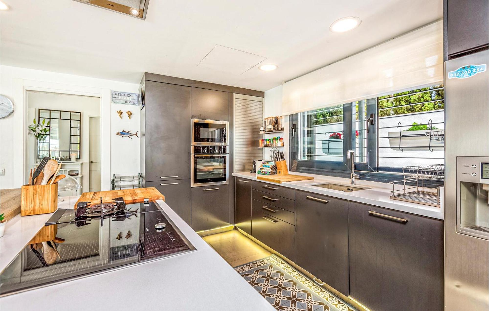 Awesome Home In Cala Del Moral With Kitchen La Cala Del Moral Екстериор снимка